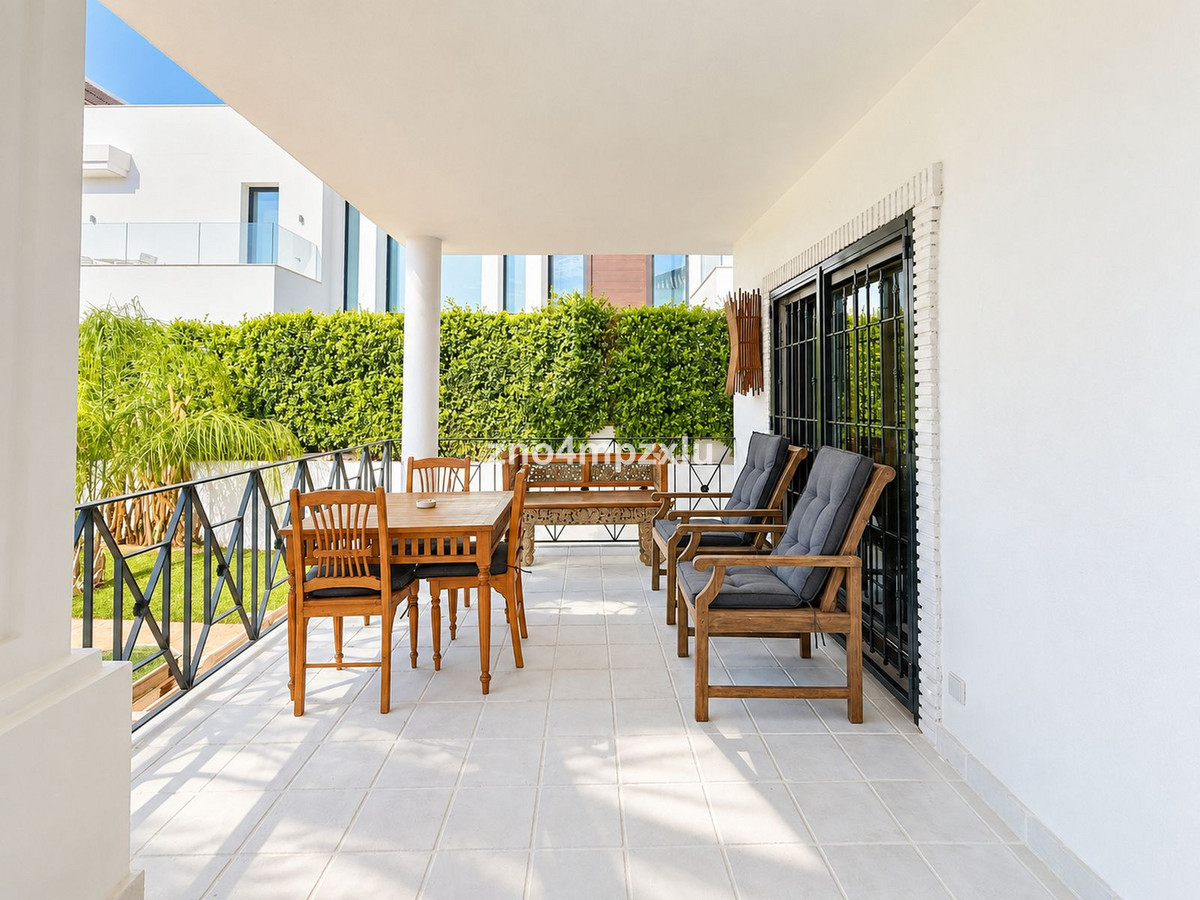 4 bedroom Villas for sale in Guadalmina Baja – R5480920 4 bedroom Villas for sale in Guadalmina Baja – R5480920