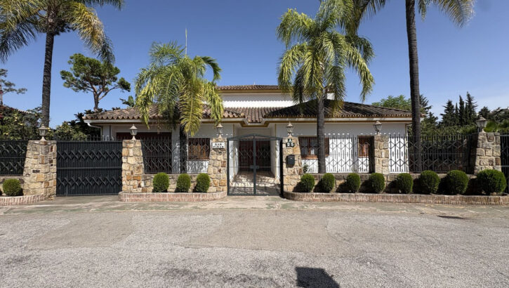 Villas de 5 dormitorios en venta en Nueva Andalucía – R5461816 Villas de 5 dormitorios en venta en Nueva Andalucía – R5461816 en