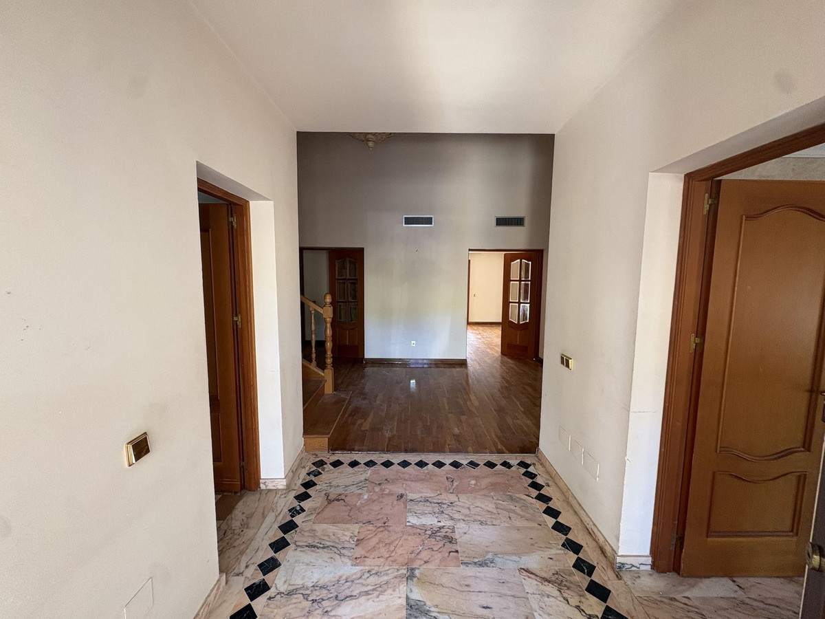 5 bedroom Villas for sale in Nueva Andalucía – R5461816 5 bedroom Villas for sale in Nueva Andalucía – R5461816