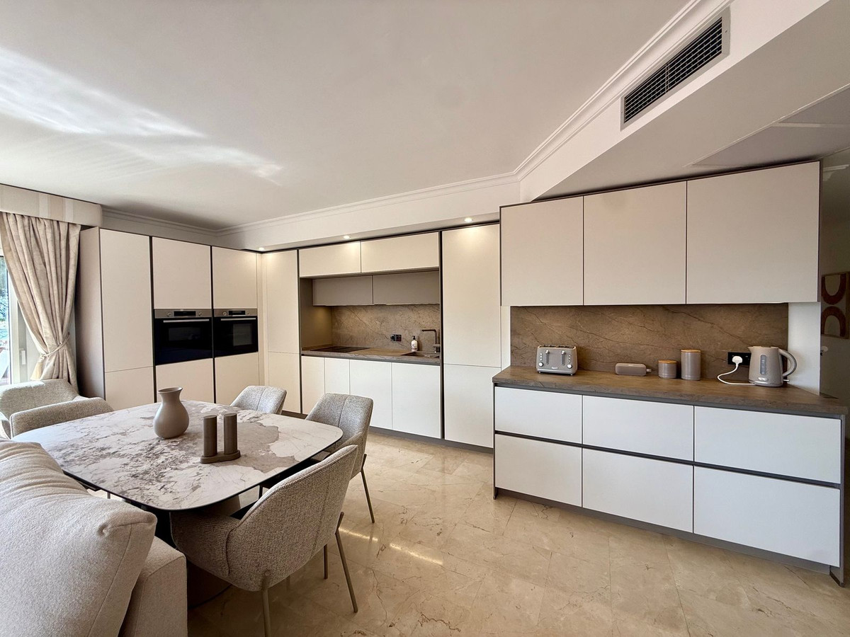 Apartamentos de 4 dormitorios en venta en Elviria – R5478031 Apartamentos de 4 dormitorios en venta en Elviria – R5478031