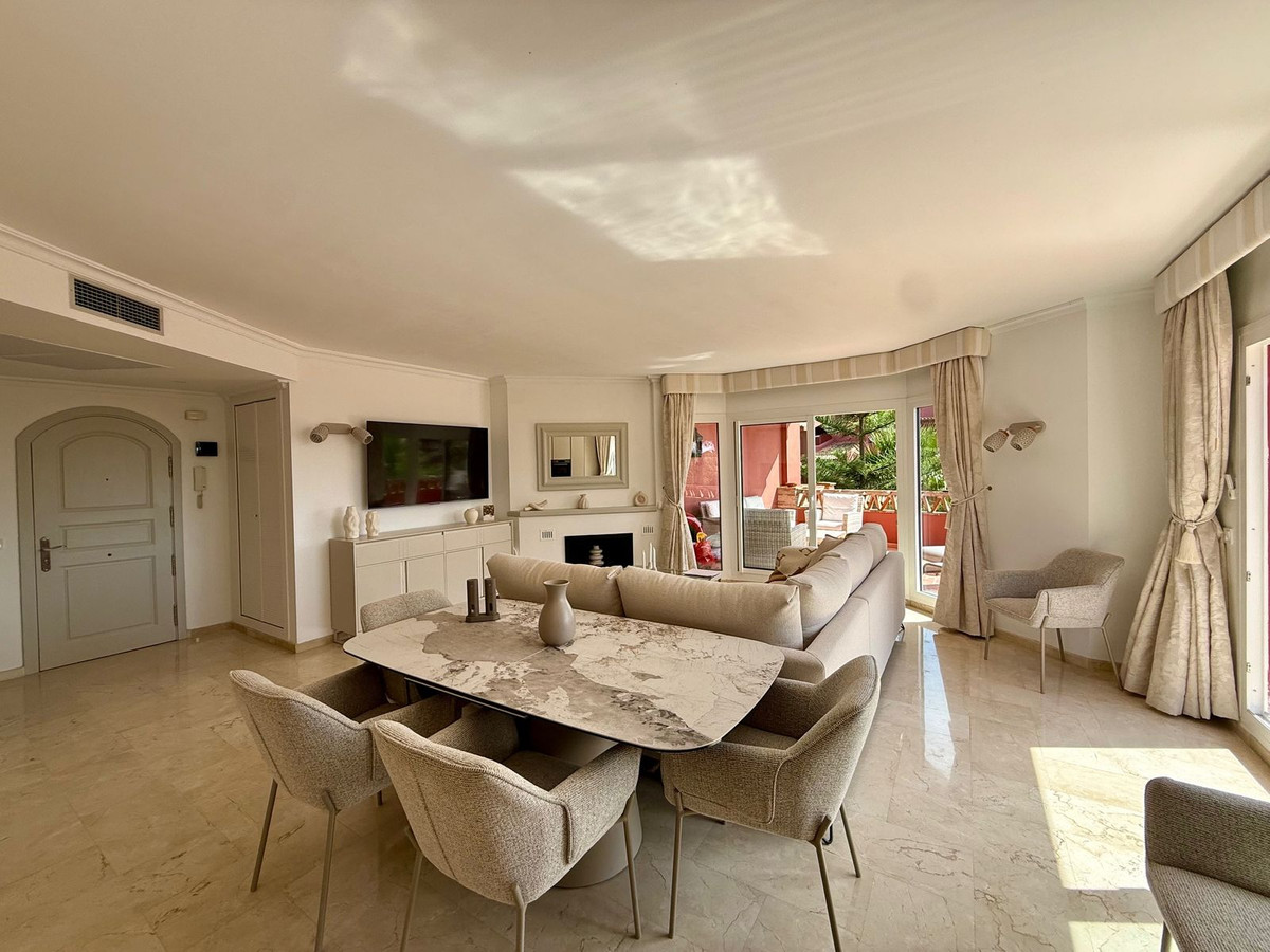 Apartamentos de 4 dormitorios en venta en Elviria – R5478031 Apartamentos de 4 dormitorios en venta en Elviria – R5478031