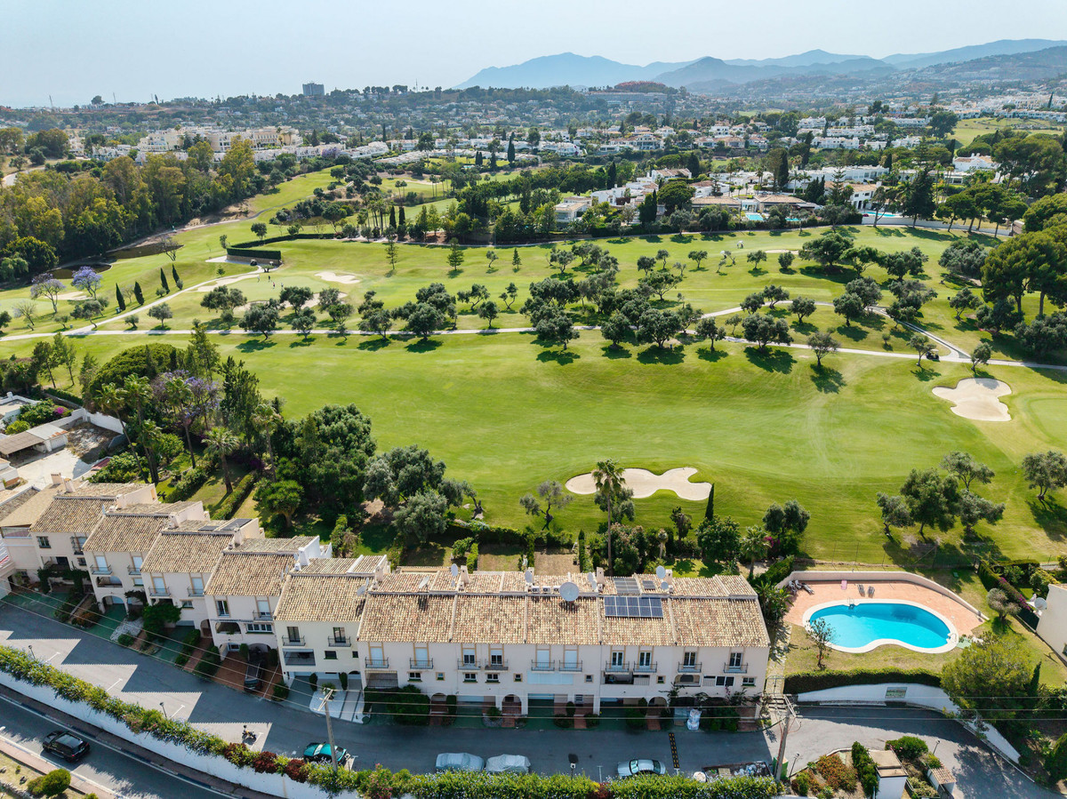 4 bedroom Townhouses for sale in Nueva Andalucía – R5472778 4 bedroom Townhouses for sale in Nueva Andalucía – R5472778