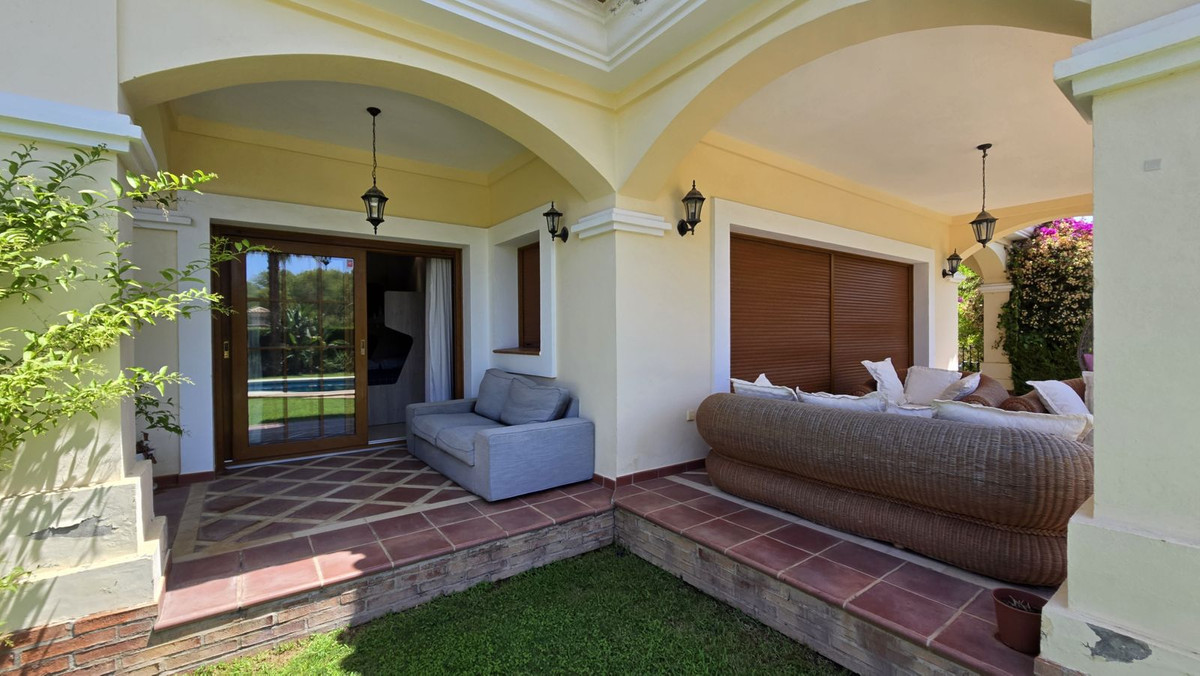 5 bedroom Villas for sale in Calahonda – R5478844 5 bedroom Villas for sale in Calahonda – R5478844