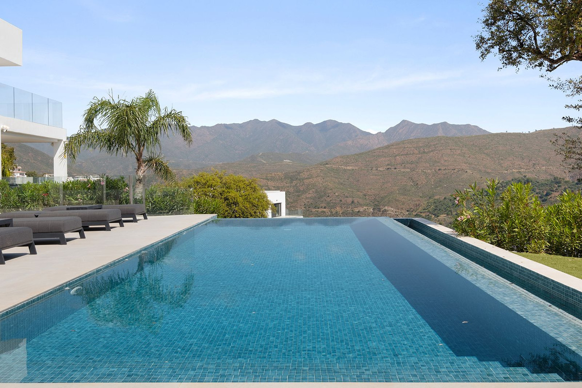 4 bedroom Villas for sale in La Mairena – R4119748 4 bedroom Villas for sale in La Mairena – R4119748