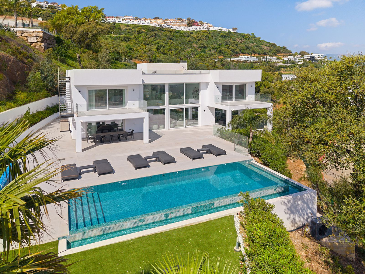4 bedroom Villas for sale in La Mairena – R4119748 4 bedroom Villas for sale in La Mairena – R4119748