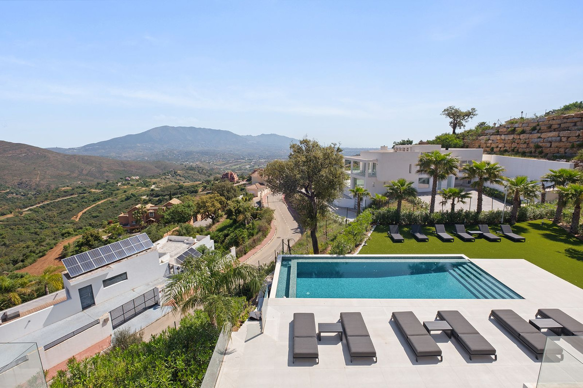 4 bedroom Villas for sale in La Mairena – R4119748 4 bedroom Villas for sale in La Mairena – R4119748