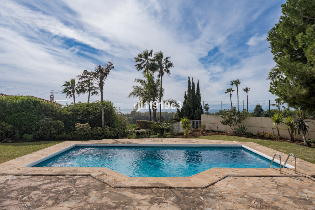 5 bedroom Villas for sale in Elviria – R5319091 5 bedroom Villas for sale in Elviria – R5319091