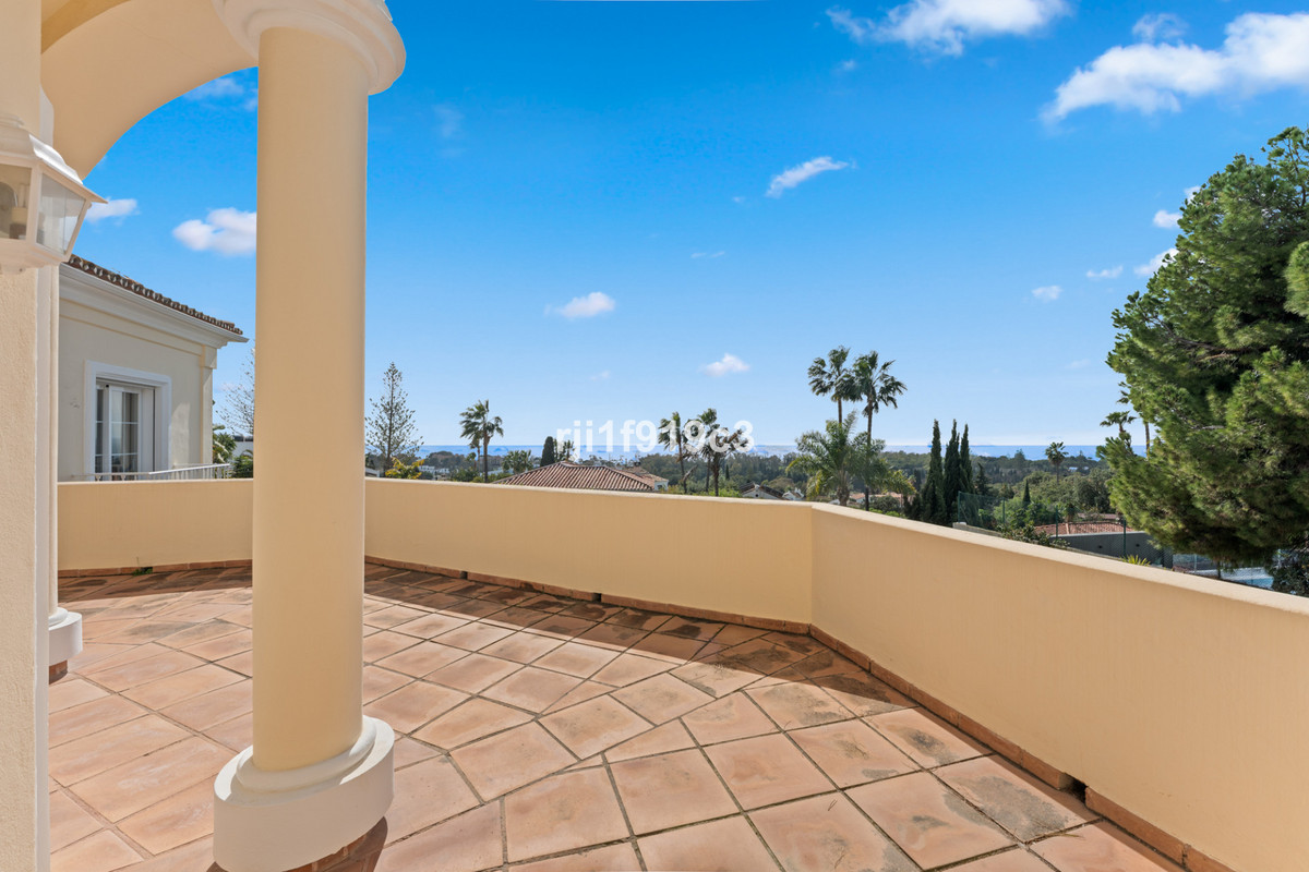 5 bedroom Villas for sale in Elviria – R5319091 5 bedroom Villas for sale in Elviria – R5319091