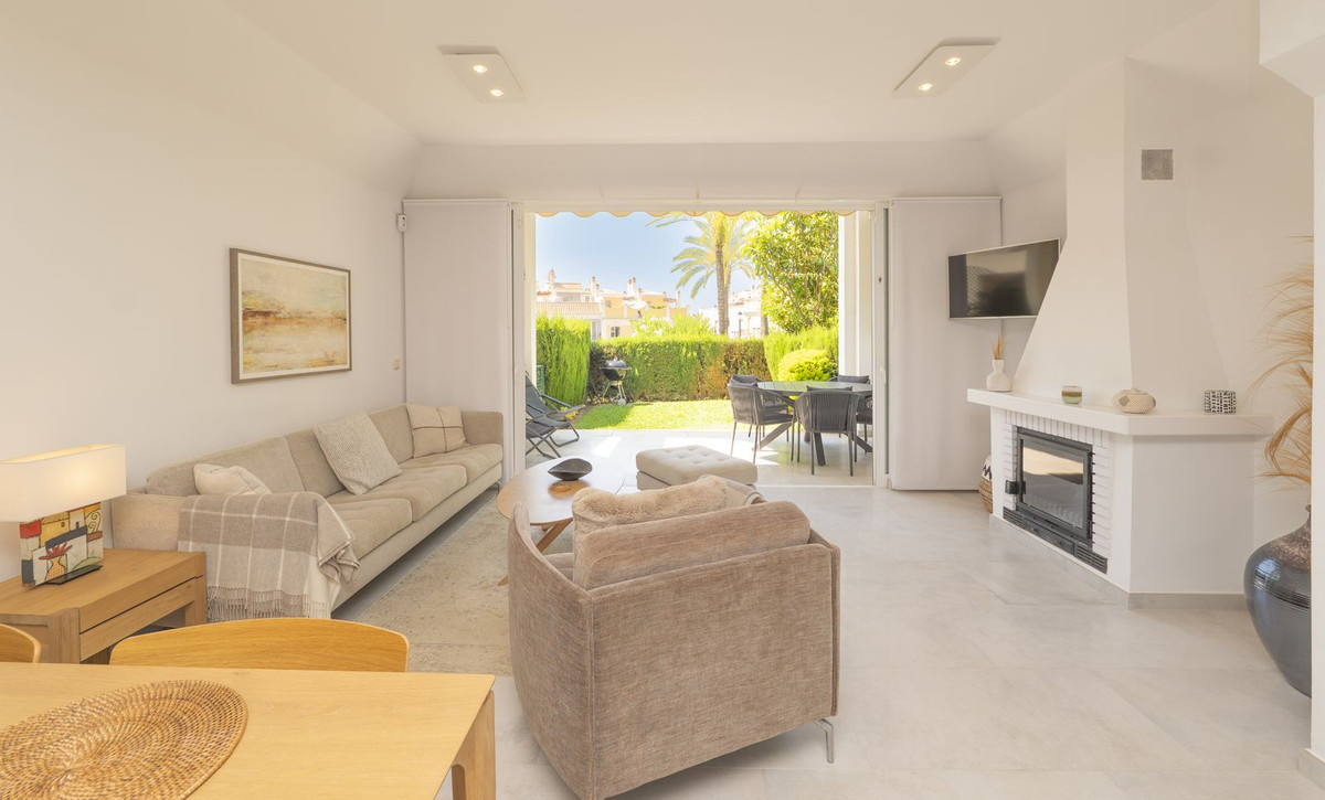 Pareados de 3 dormitorios en venta en Bahía de Marbella – R5439658 Pareados de 3 dormitorios en venta en Bahía de Marbella – R5439658