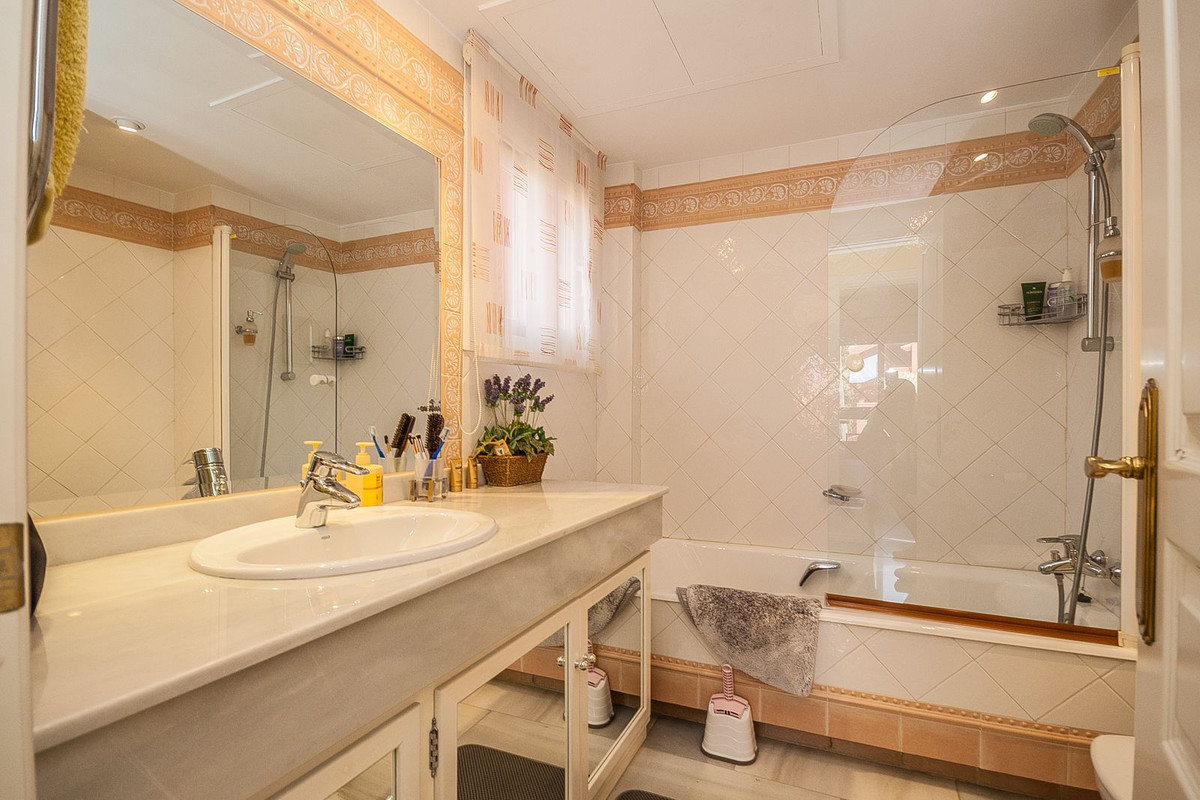 Apartamentos de 2 dormitorios en venta en Elviria – R5480602 Apartamentos de 2 dormitorios en venta en Elviria – R5480602