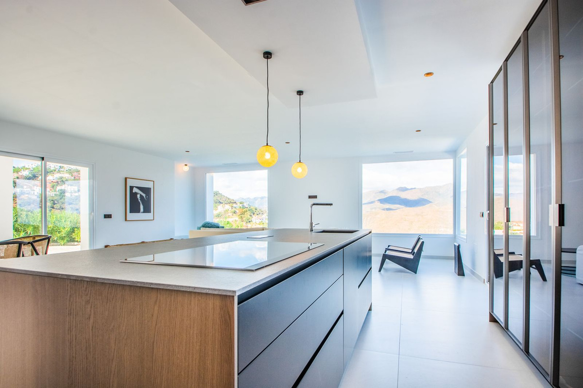 4 bedroom Villas for sale in La Mairena – R5477245 4 bedroom Villas for sale in La Mairena – R5477245