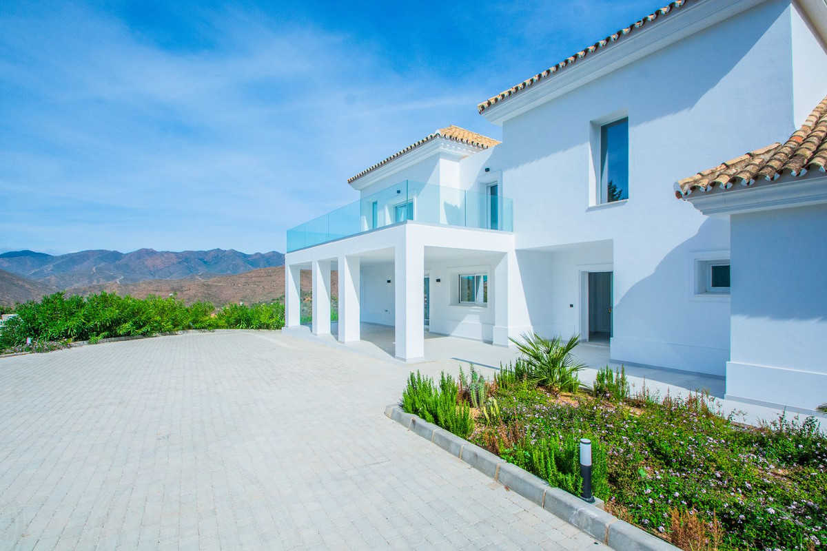 4 bedroom Villas for sale in La Mairena – R5477245 4 bedroom Villas for sale in La Mairena – R5477245