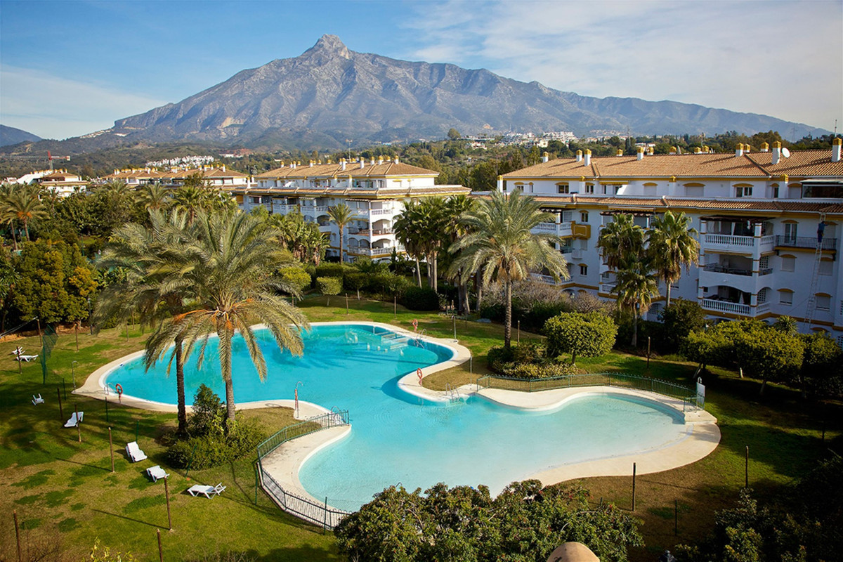3 bedroom Penthouses for sale in Nueva Andalucía – R5440024 3 bedroom Penthouses for sale in Nueva Andalucía – R5440024