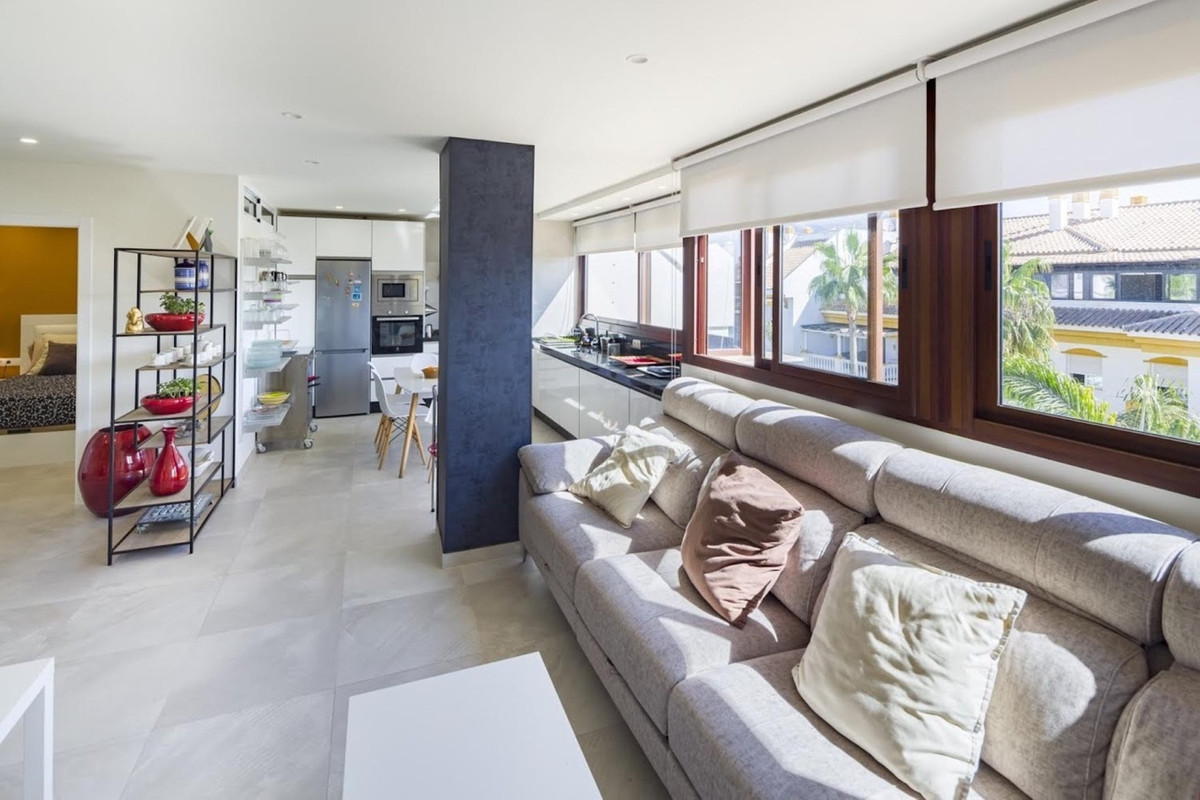3 bedroom Penthouses for sale in Nueva Andalucía – R5440024 3 bedroom Penthouses for sale in Nueva Andalucía – R5440024