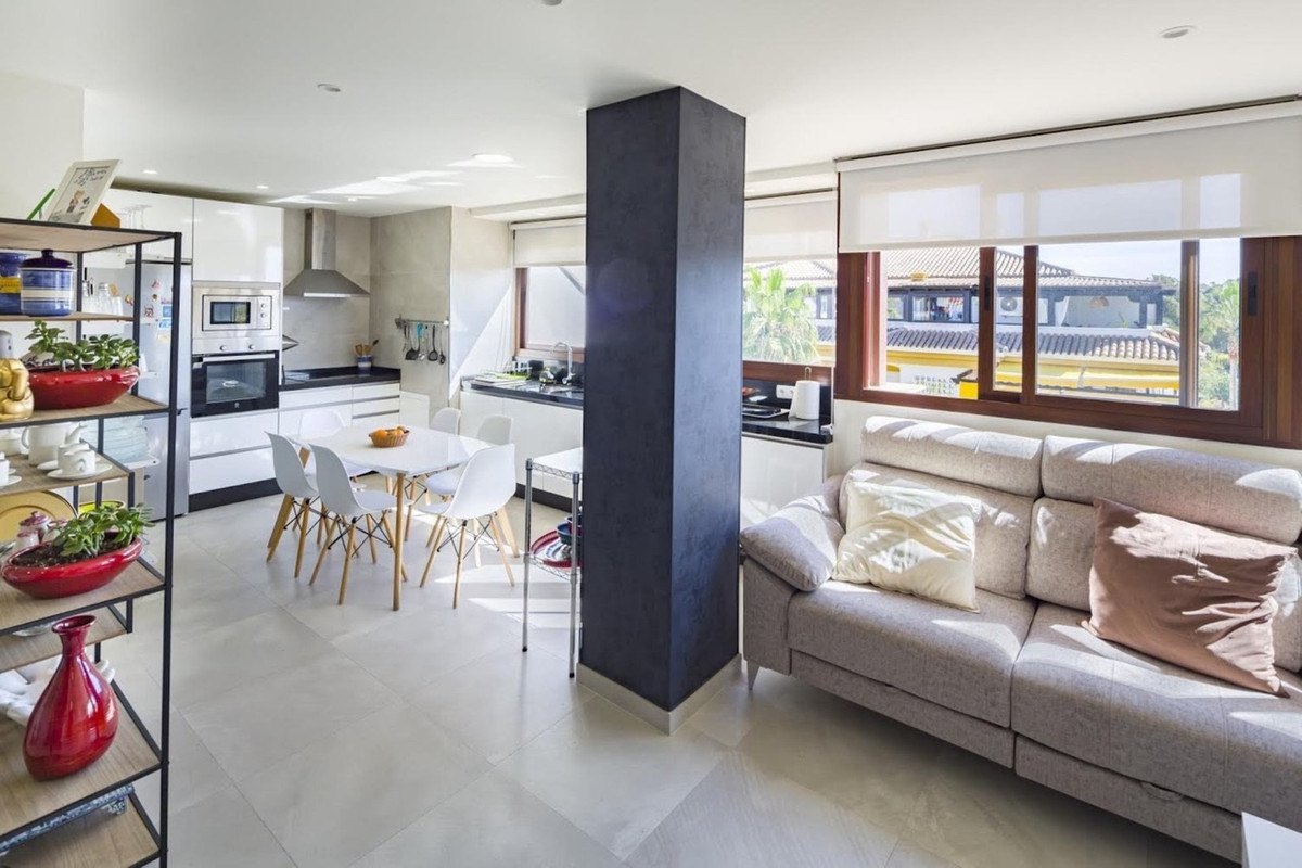 3 bedroom Penthouses for sale in Nueva Andalucía – R5440024 3 bedroom Penthouses for sale in Nueva Andalucía – R5440024