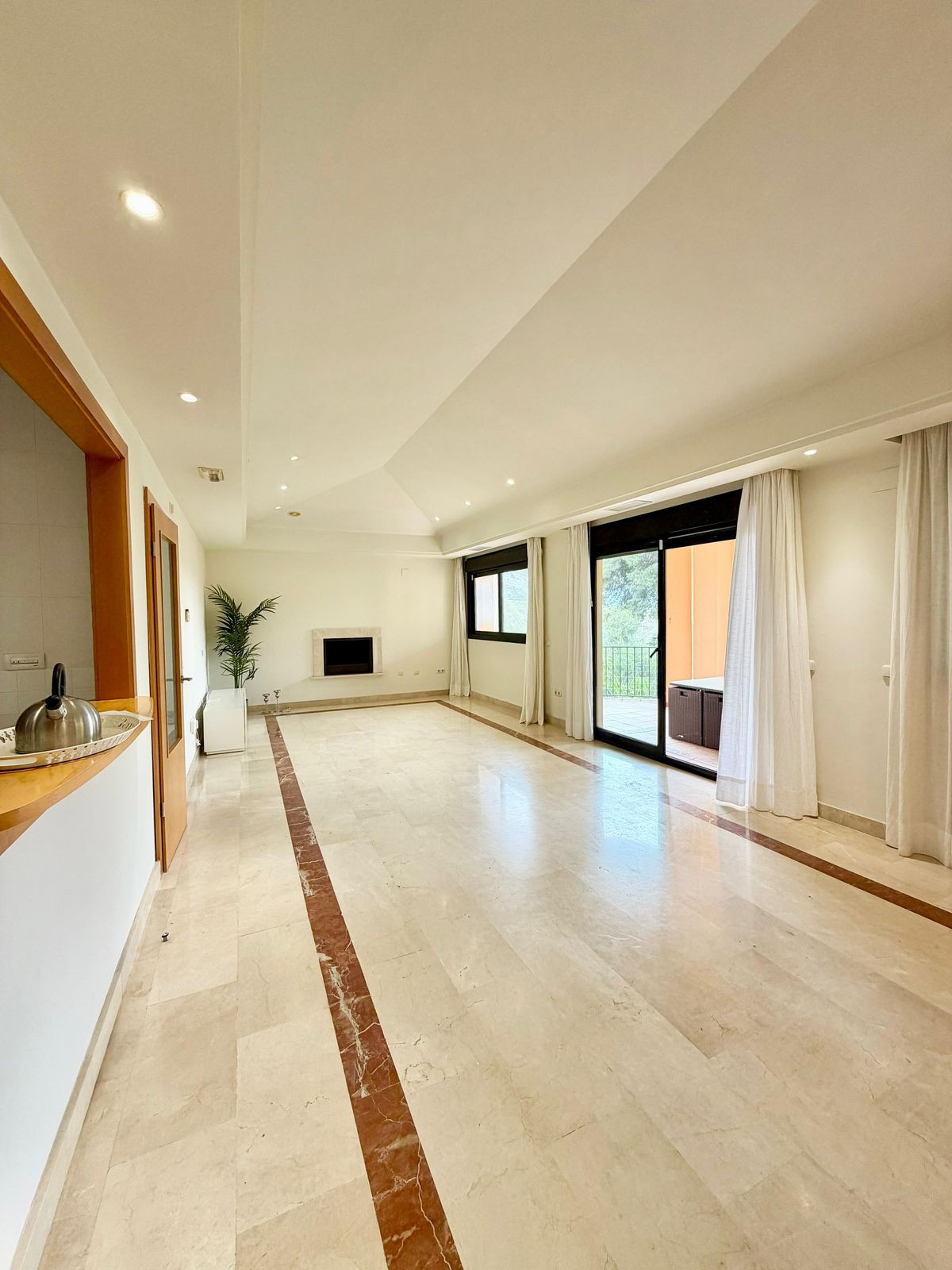 Aticos de 4 dormitorios en venta en Puerto Banús – R5336557 Aticos de 4 dormitorios en venta en Puerto Banús – R5336557