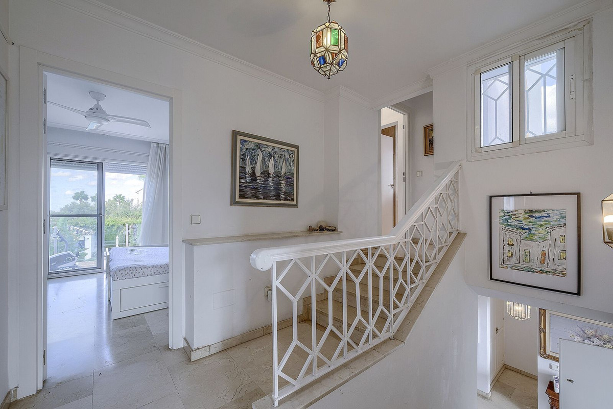 5 bedroom Villas for sale in Marbella – R5478139 5 bedroom Villas for sale in Marbella – R5478139