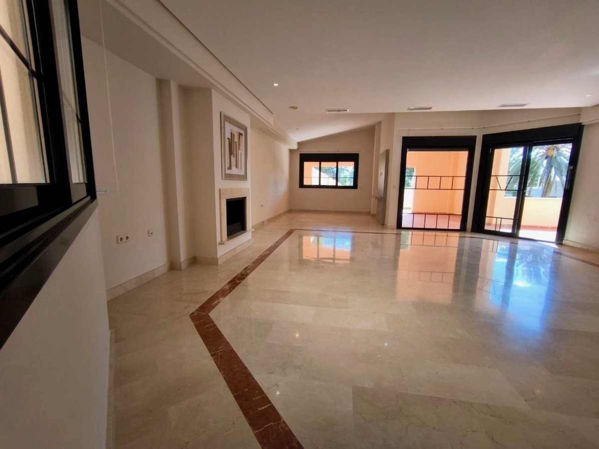 Aticos de 3 dormitorios en venta en Puerto Banús – R5402251 Aticos de 3 dormitorios en venta en Puerto Banús – R5402251