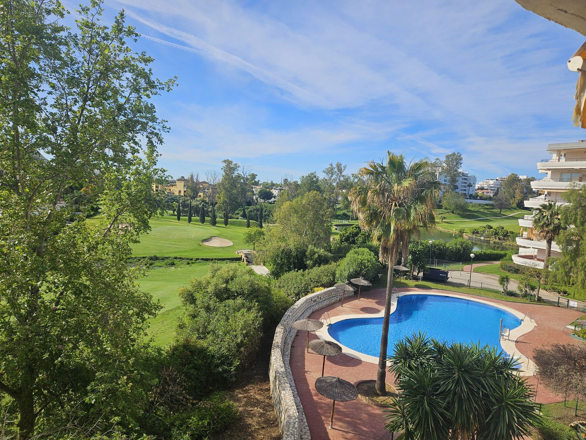Apartamentos de 3 dormitorios en venta en Guadalmina Alta – R3765832 Apartamentos de 3 dormitorios en venta en Guadalmina Alta – R3765832