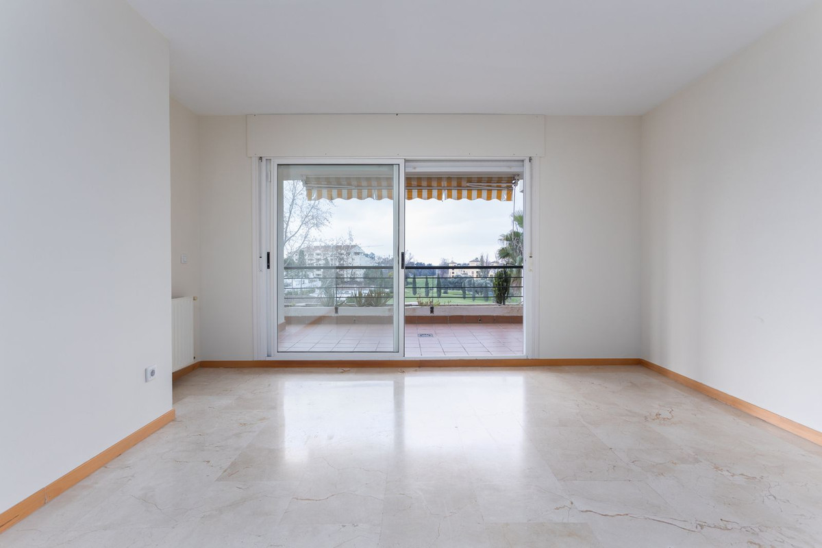 Apartamentos de 3 dormitorios en venta en Guadalmina Alta – R3765832 Apartamentos de 3 dormitorios en venta en Guadalmina Alta – R3765832