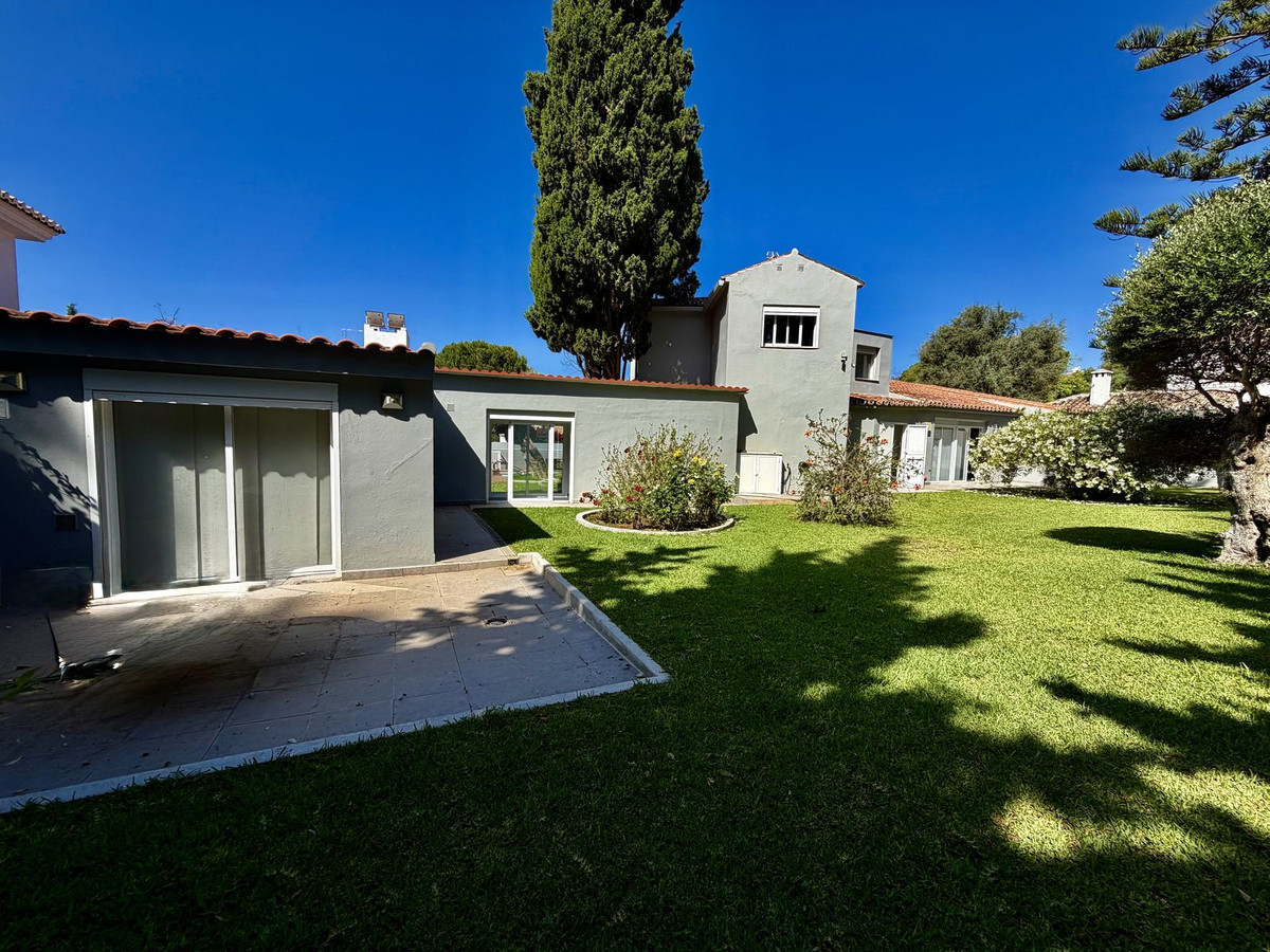 4 bedroom Villas for sale in Cabopino – R5407798 4 bedroom Villas for sale in Cabopino – R5407798