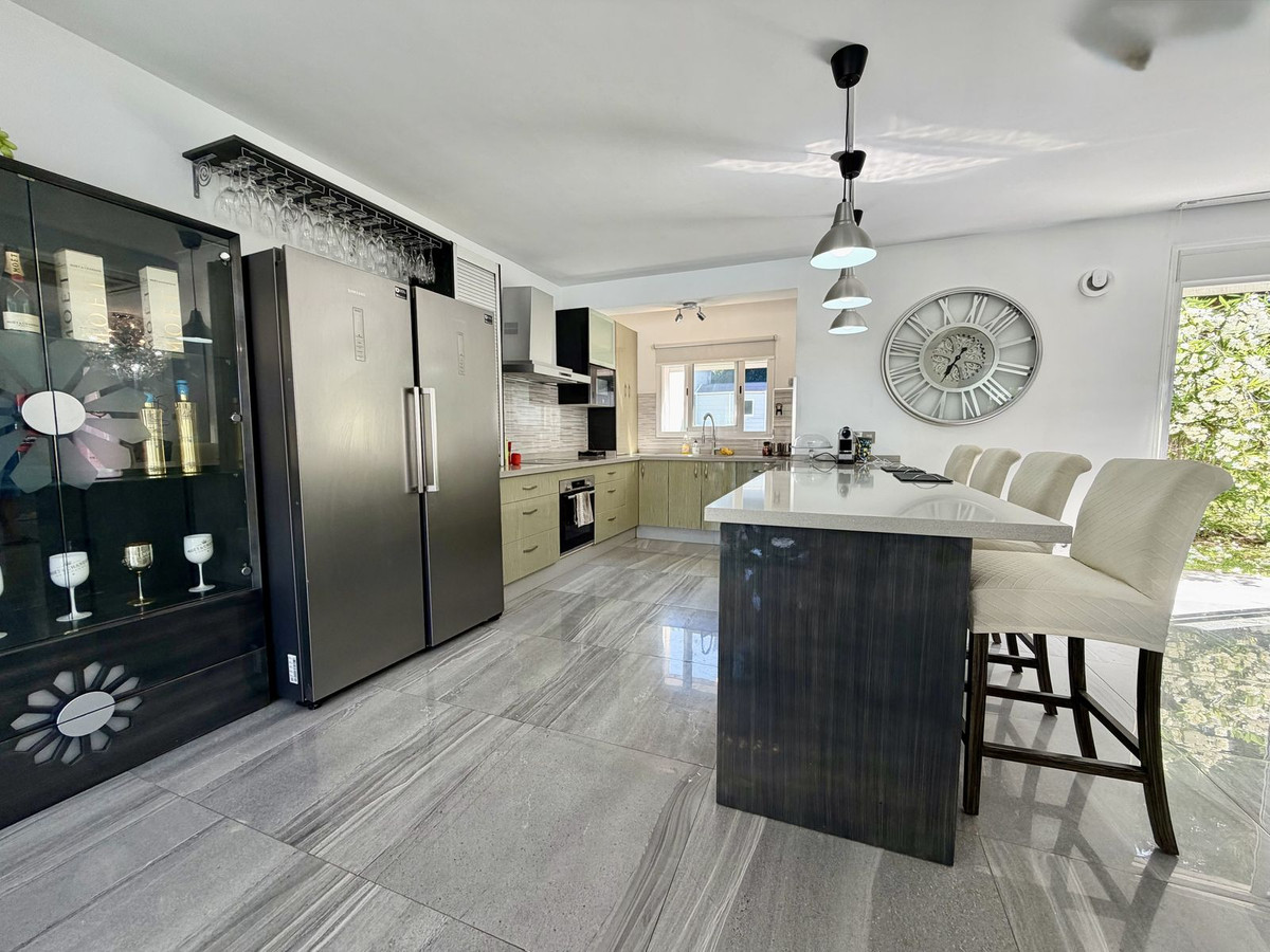 4 bedroom Villas for sale in Cabopino – R5407798 4 bedroom Villas for sale in Cabopino – R5407798