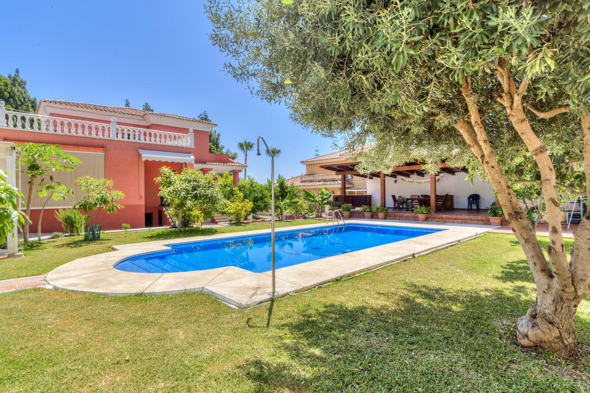 5 bedroom Villas for sale in Marbella – R5481481 5 bedroom Villas for sale in Marbella – R5481481