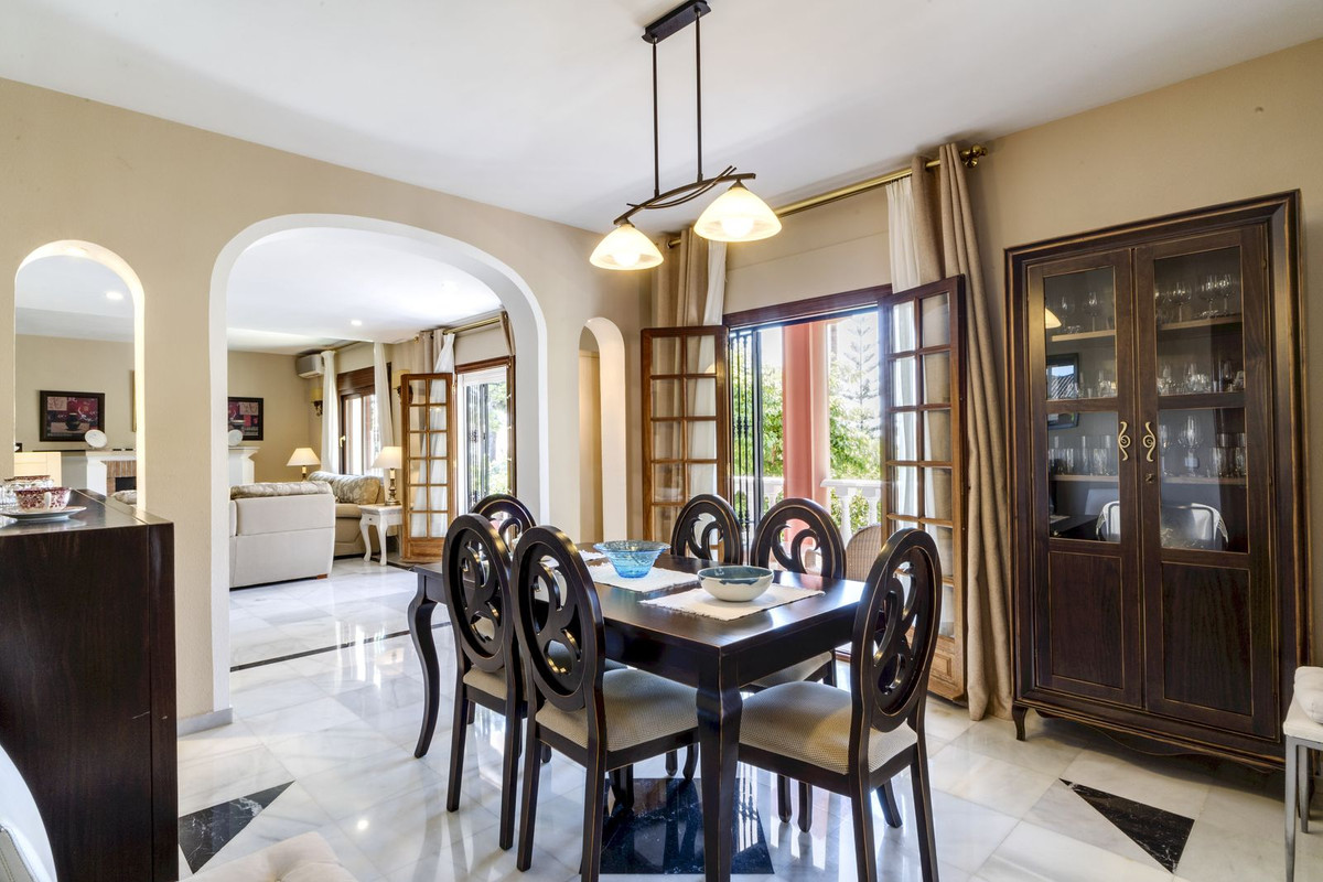 5 bedroom Villas for sale in Marbella – R5481481 5 bedroom Villas for sale in Marbella – R5481481