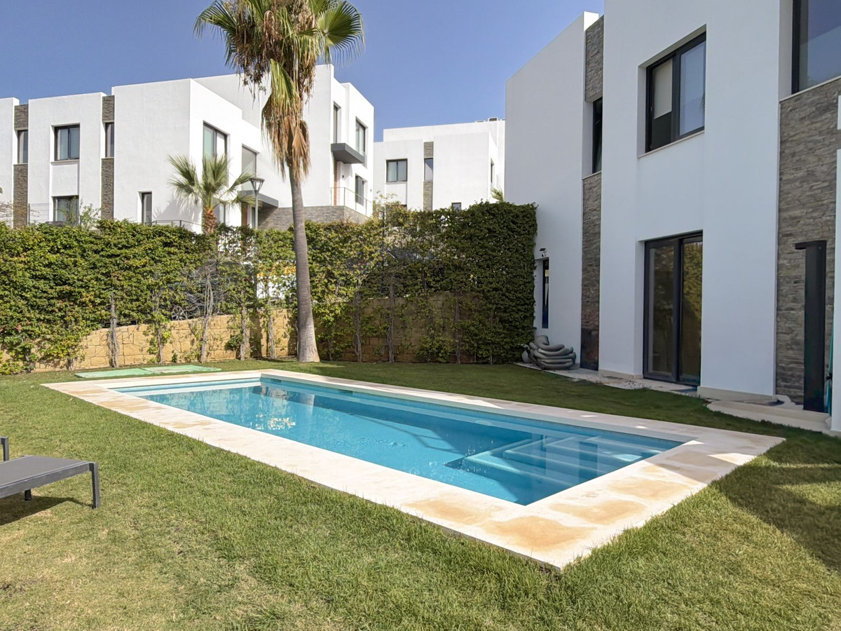 5 bedroom Semi-detached for sale in Calahonda – R5433331 5 bedroom Semi-detached for sale in Calahonda – R5433331