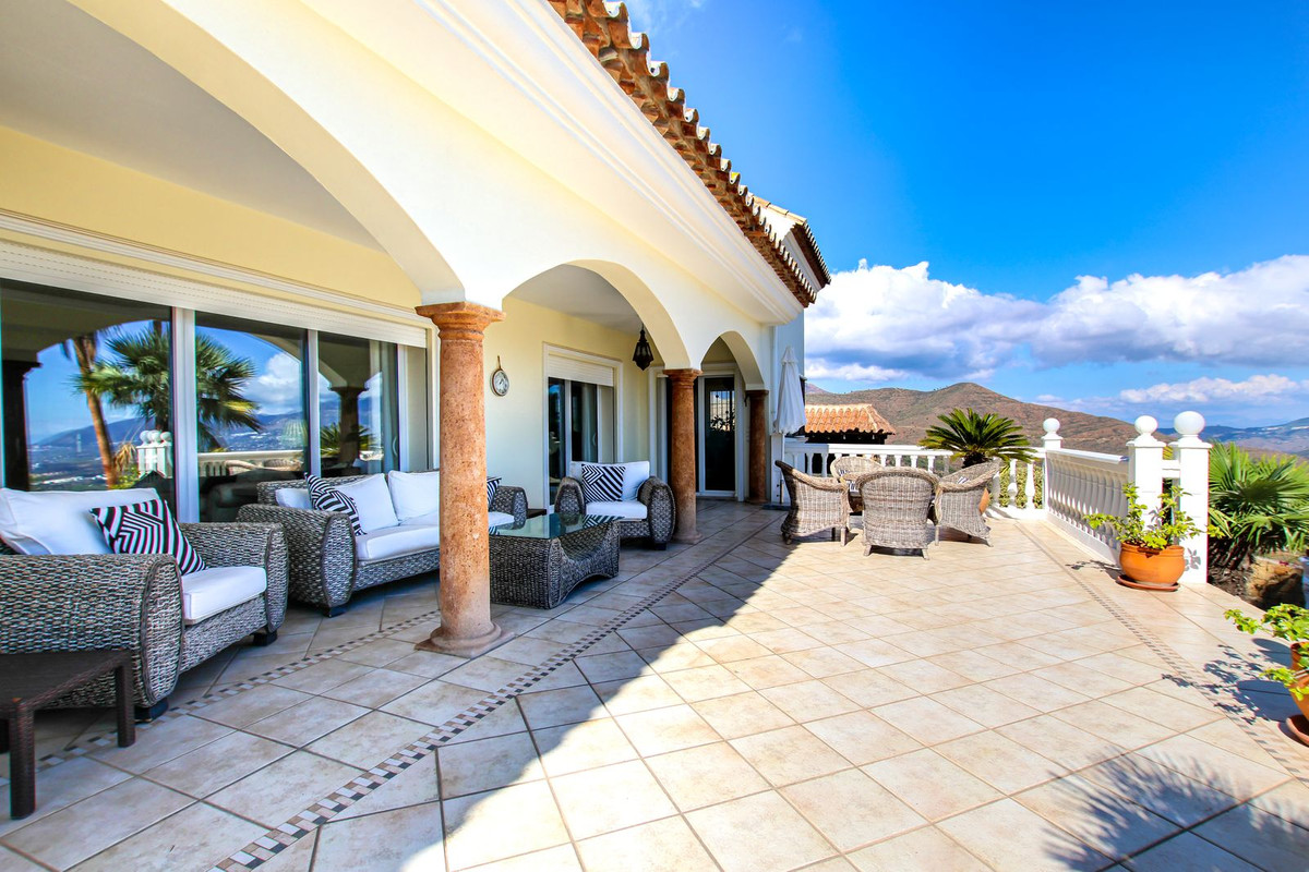 6 bedroom Villas for sale in La Mairena – R4895293 6 bedroom Villas for sale in La Mairena – R4895293
