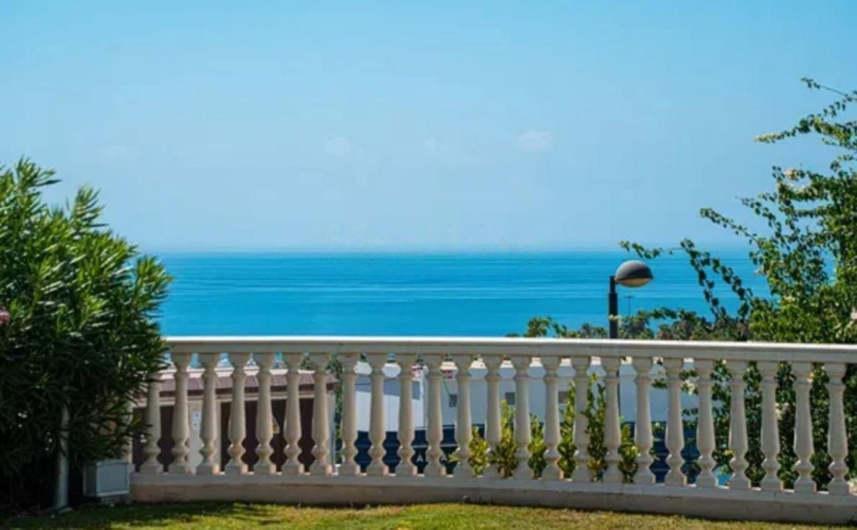 5 bedroom Villas for sale in Selwo – R5104306 5 bedroom Villas for sale in Selwo – R5104306