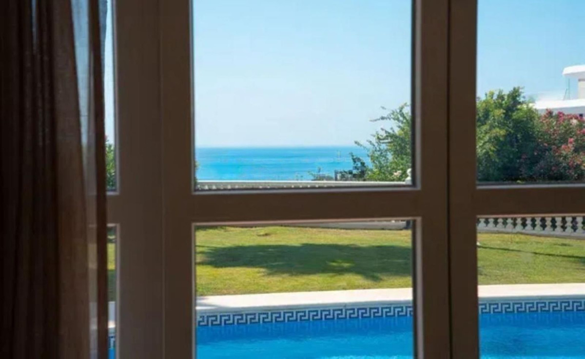 5 bedroom Villas for sale in Selwo – R5104306 5 bedroom Villas for sale in Selwo – R5104306