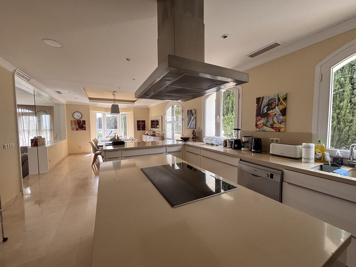 5 bedroom Villas for sale in Selwo – R5104306 5 bedroom Villas for sale in Selwo – R5104306